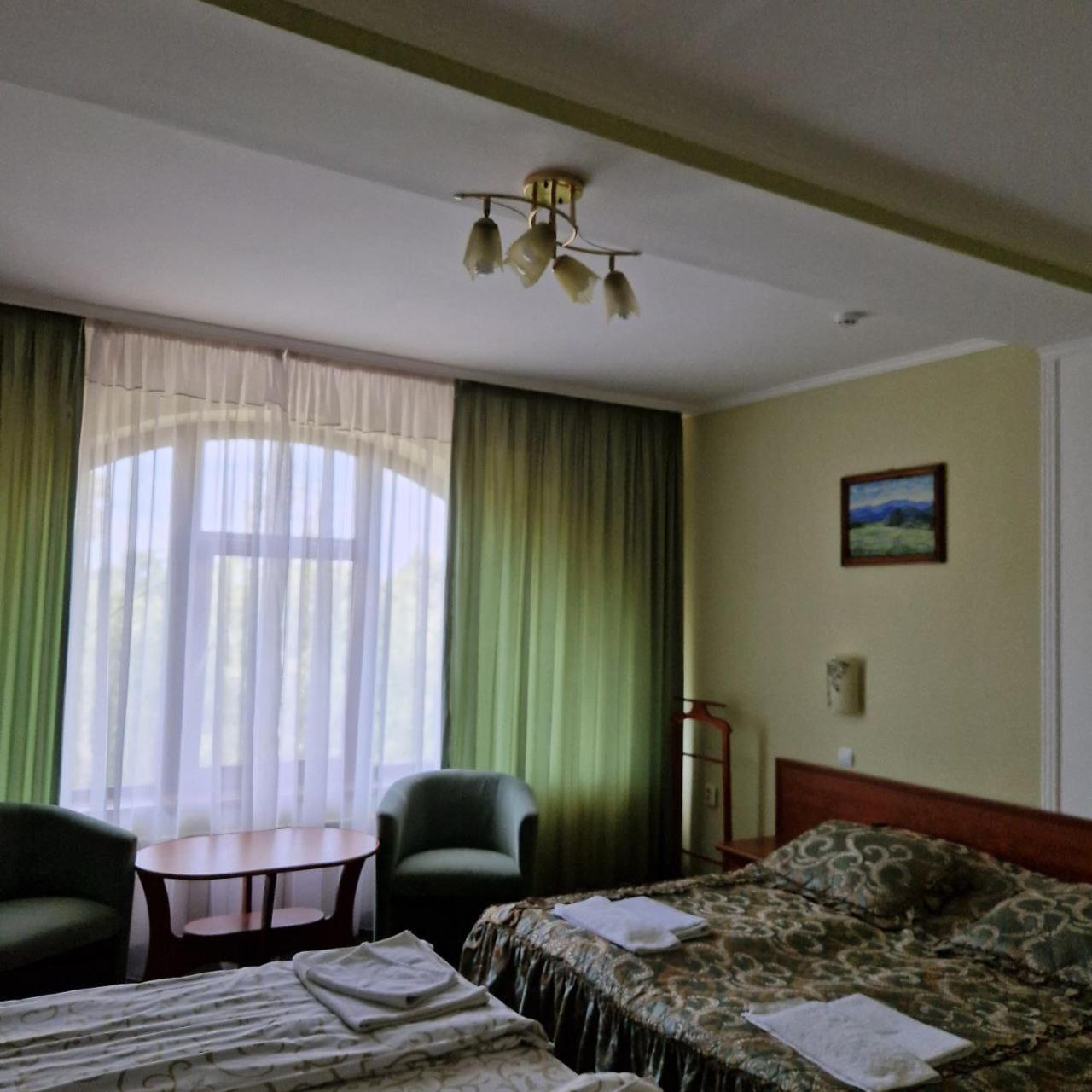 Yanoshi Hotel Helikon מראה חיצוני תמונה
