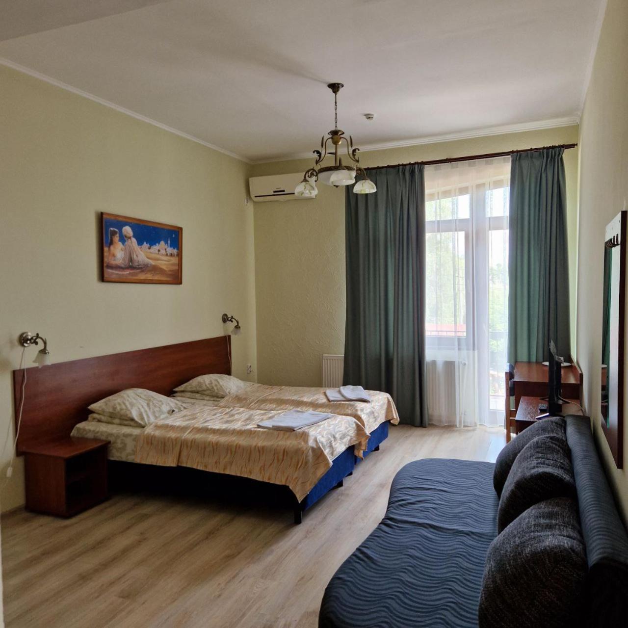 Yanoshi Hotel Helikon מראה חיצוני תמונה