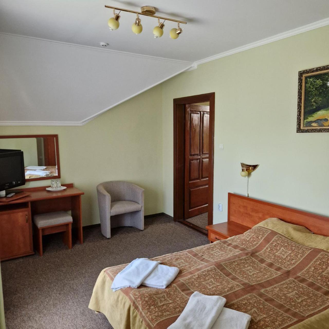 Yanoshi Hotel Helikon מראה חיצוני תמונה