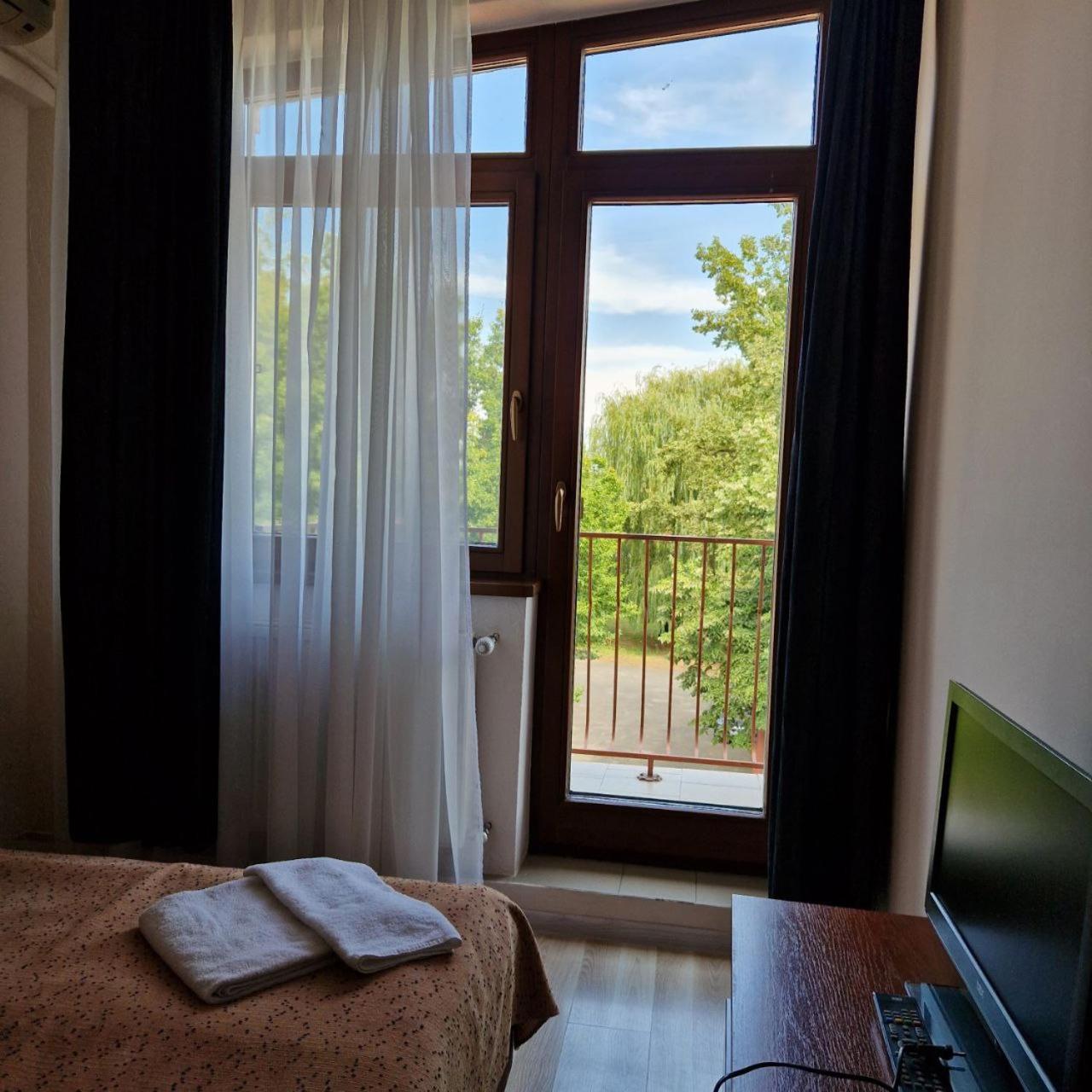 Yanoshi Hotel Helikon מראה חיצוני תמונה