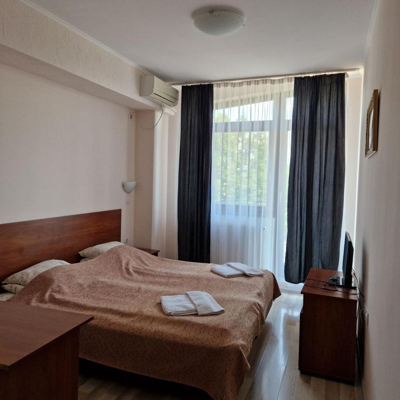 Yanoshi Hotel Helikon מראה חיצוני תמונה