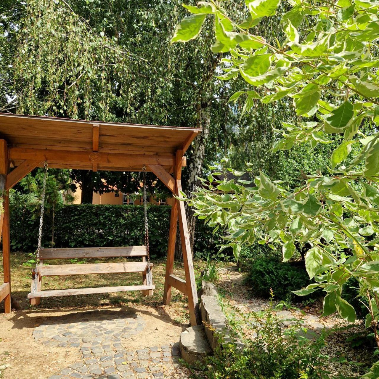 Yanoshi Hotel Helikon מראה חיצוני תמונה