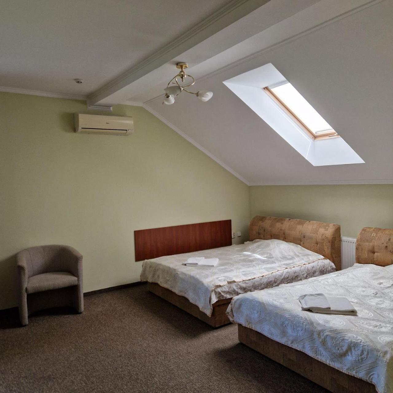 Yanoshi Hotel Helikon מראה חיצוני תמונה