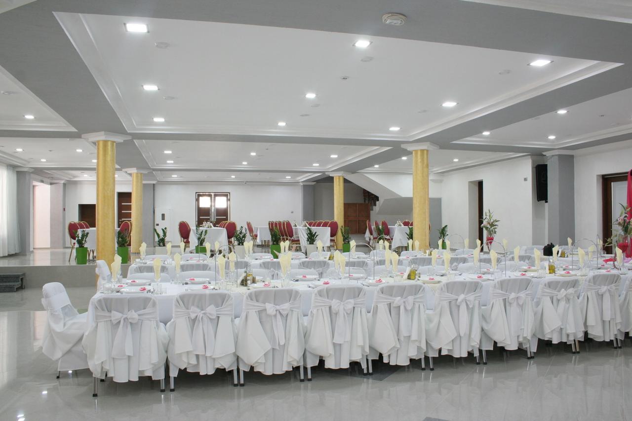 Yanoshi Hotel Helikon מראה חיצוני תמונה