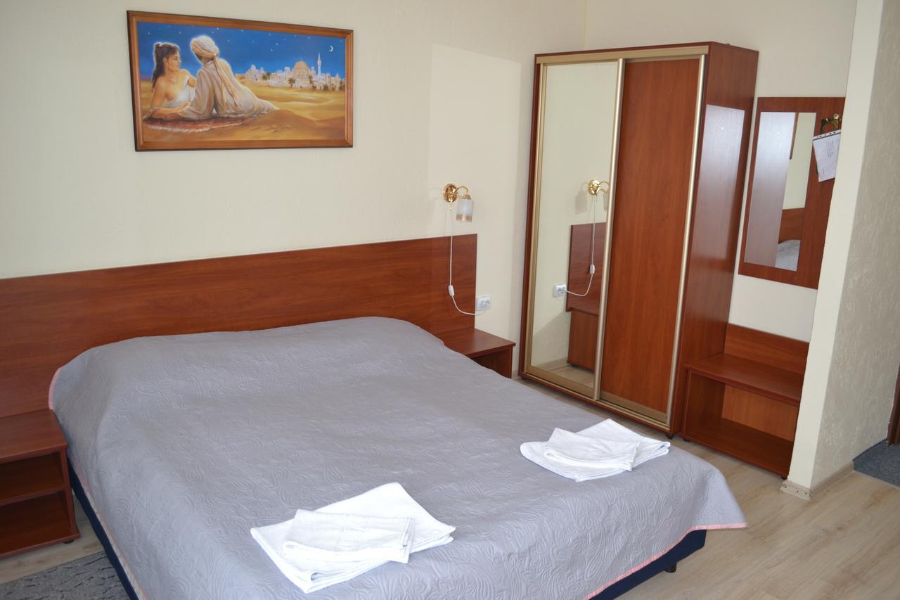 Yanoshi Hotel Helikon מראה חיצוני תמונה