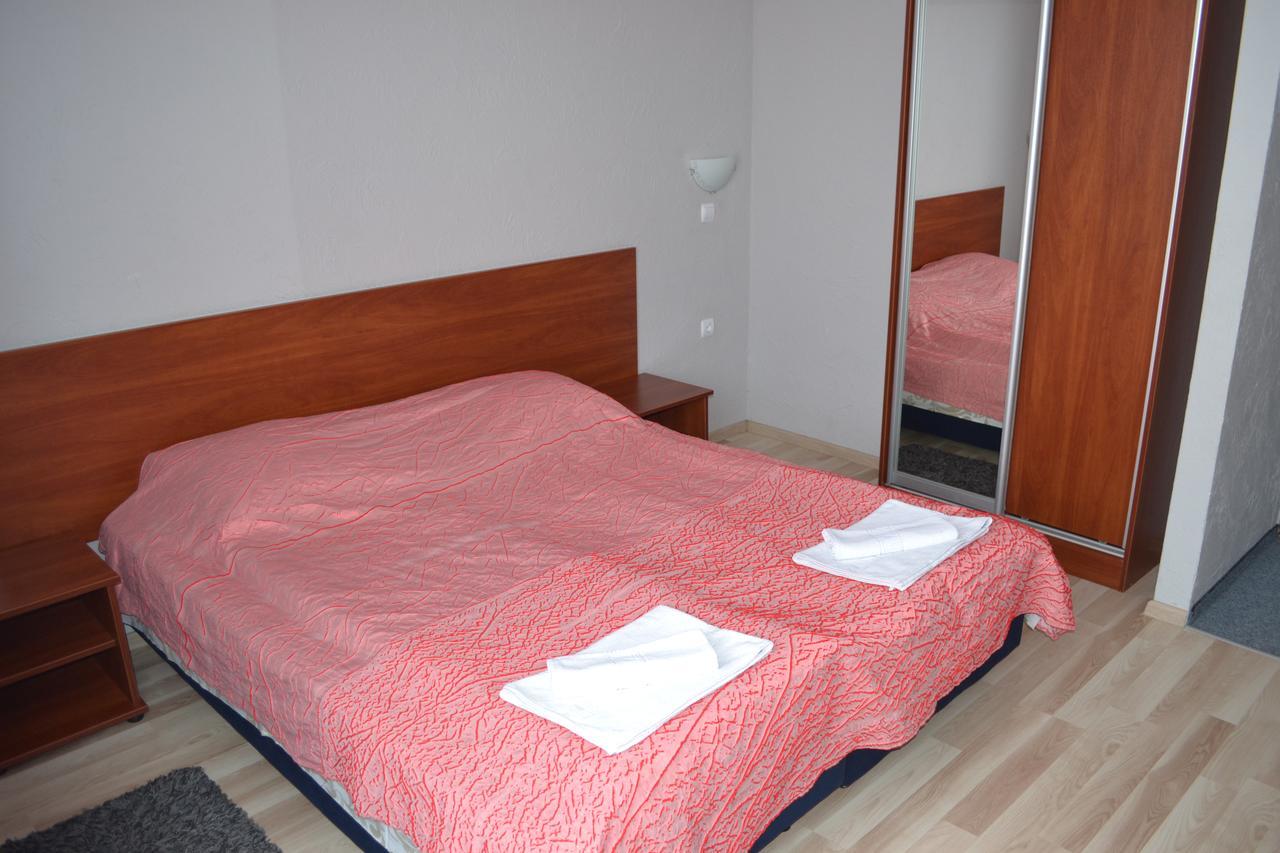 Yanoshi Hotel Helikon מראה חיצוני תמונה